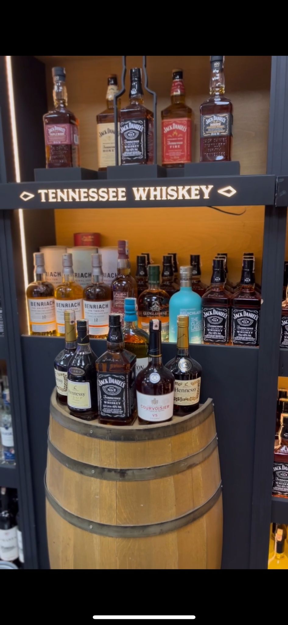 Mağaza Dış Cephe Gece Görünümü